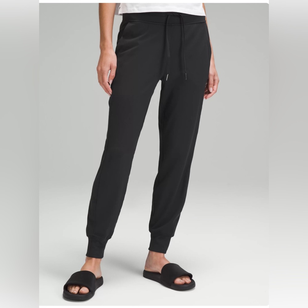 Lululemon - ready to rulu high rise jogger   Size 8   Black